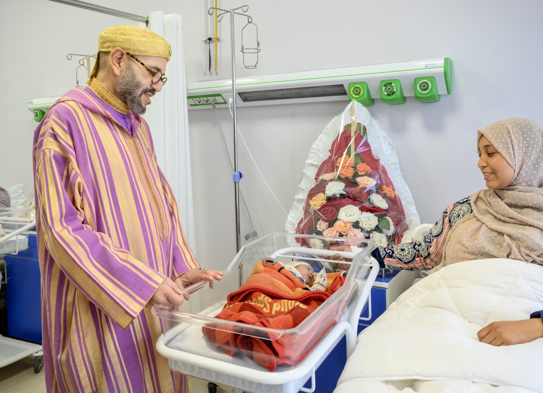 Casablanca: Le Roi inaugure un centre médical de proximité à Errahma